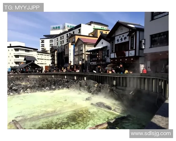 德岛漩涡与草津温泉的奇妙对比与旅行体验探讨